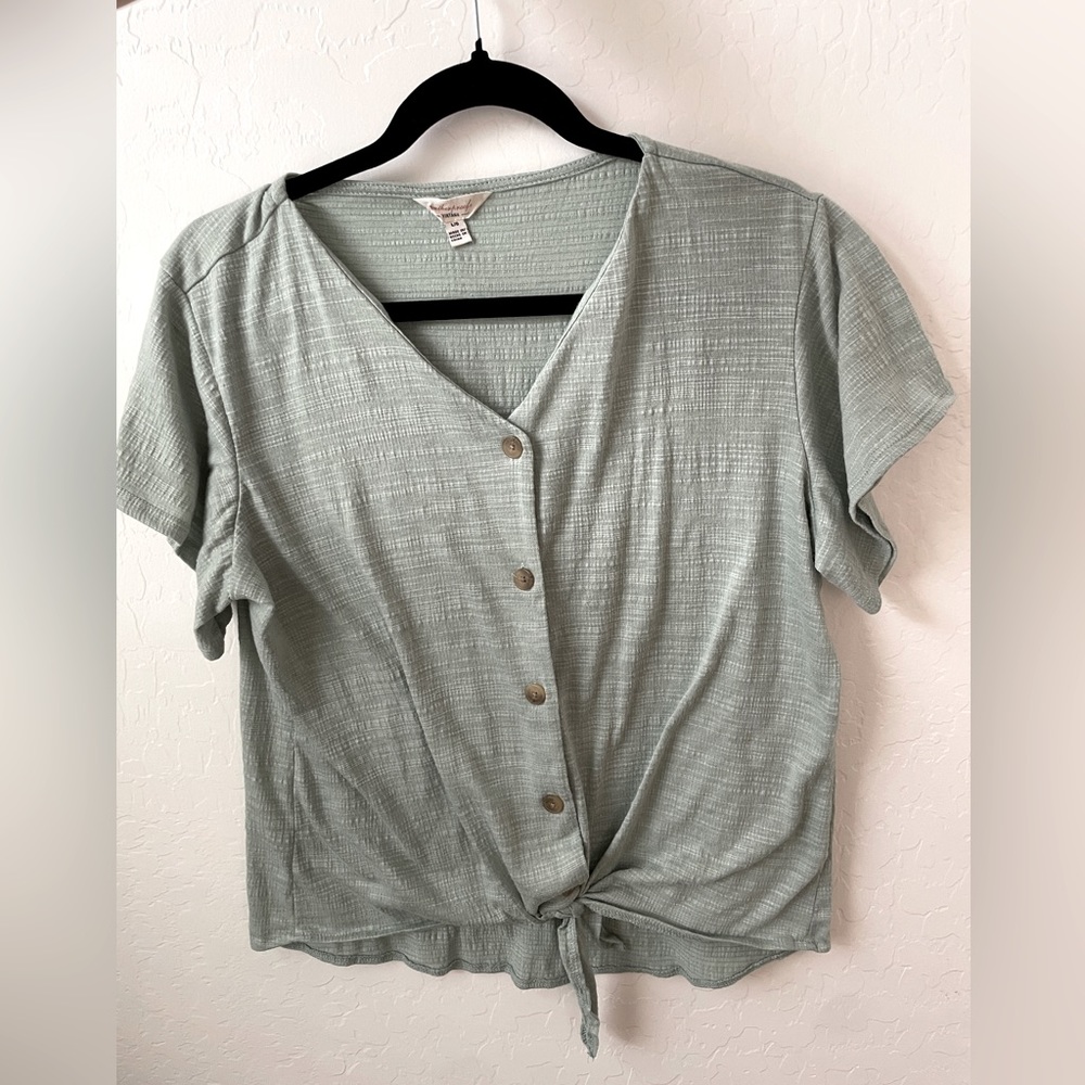 Women’s Seafoam Green tie blouse- size L
